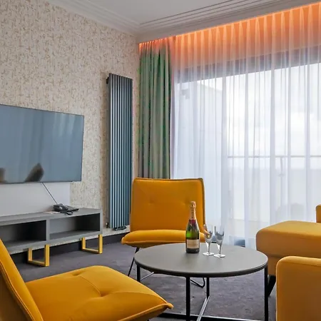 Hotel Aurora Family & Spa Miedzyzdroje Exterior photo